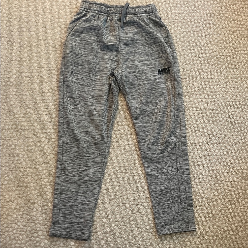 Nike athletic pants. Great condition: Boys size XL